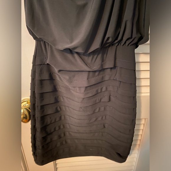 Little Black Dress! Perfect for formals, wedding guest, NYE, & cocktail parties! - Picture 2 of 6